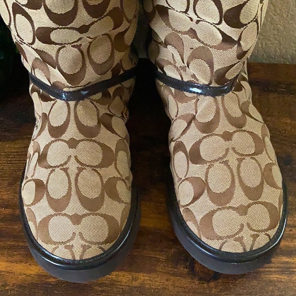 Coach Nikole Signature shearling boots - Picture 4 of 11